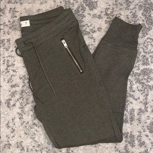 Hollister Olive Joggers (M)